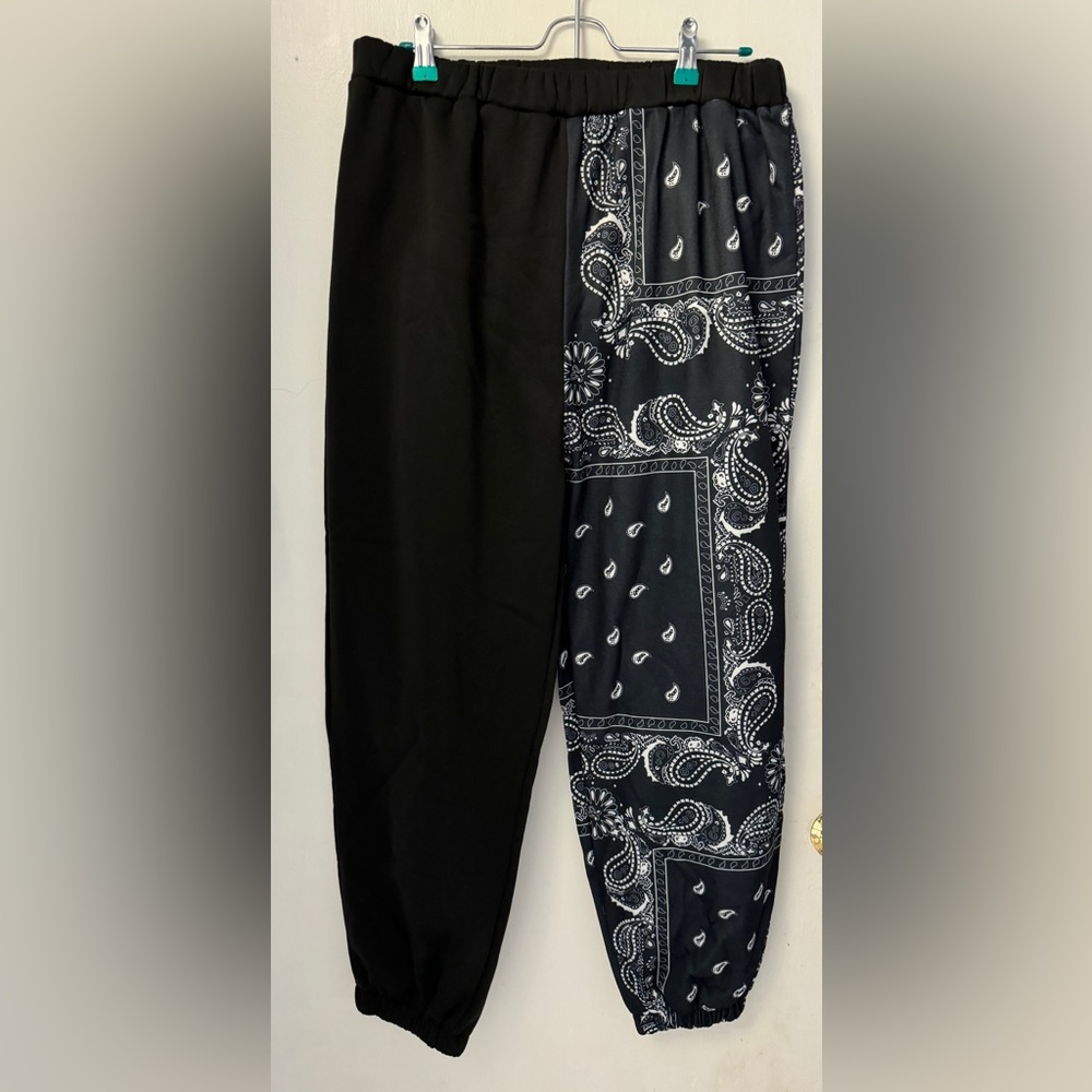 Paisley pattern sweatpants